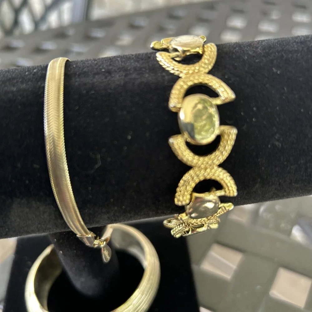 Lot 4‎ Gold Tone Bracelets 80's